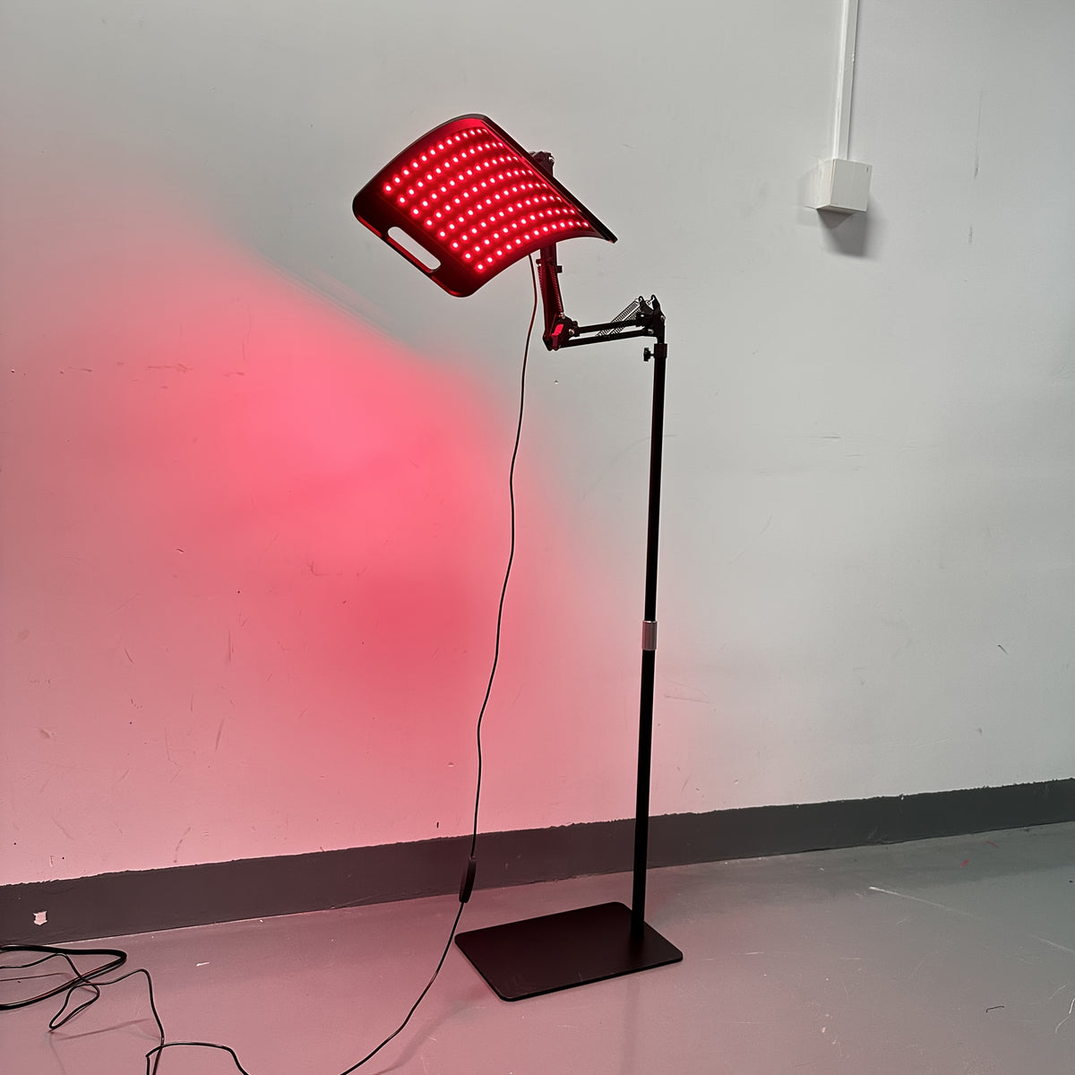 red light   lamp infrared light   stand 660nm