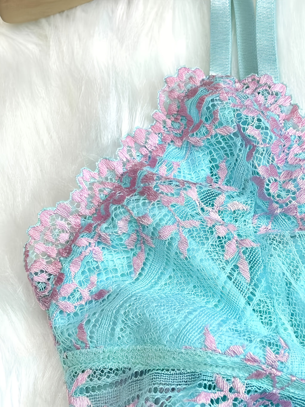 contrast color lace splicing v neck camisole lace splicing